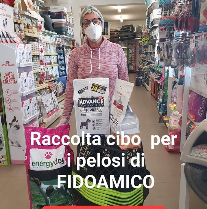 Raccolta presso qua la zampa